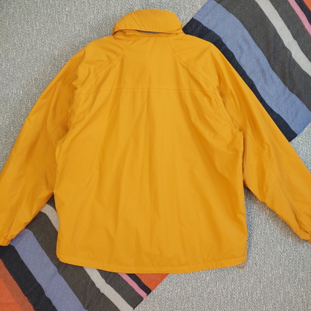 L.L. Bean Men's Yellow 'StowAway' Hooded Raincoat - Picture 5 of 16